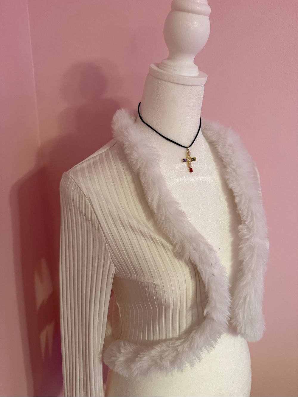 SHEIN White Faux Fur Trim Ribbed Cropped Cardigan